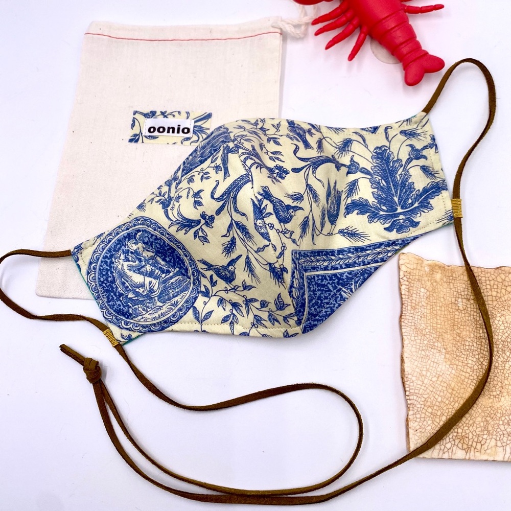 Reversible face mask with neck string